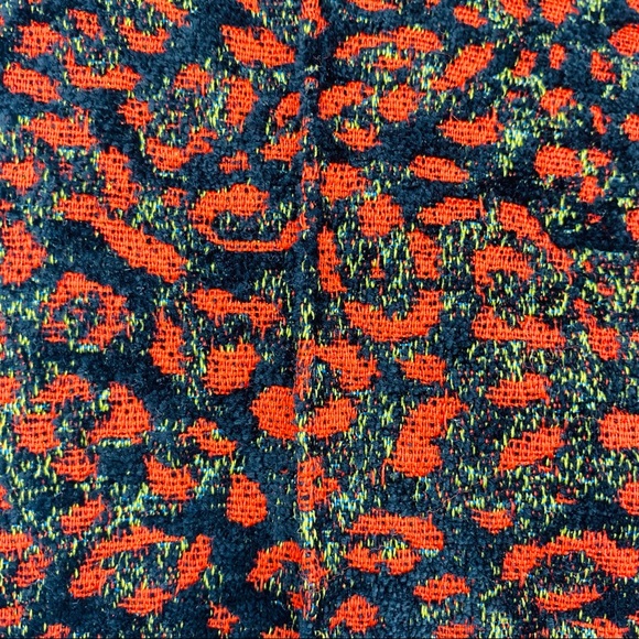 NEW Zara High Rise Red Black Floral Jacquard Zipper Short Size XS - Picture 7 of 10